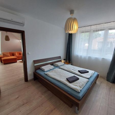 Utulny Apartman V Bratislava 4 Ngoại thất bức ảnh