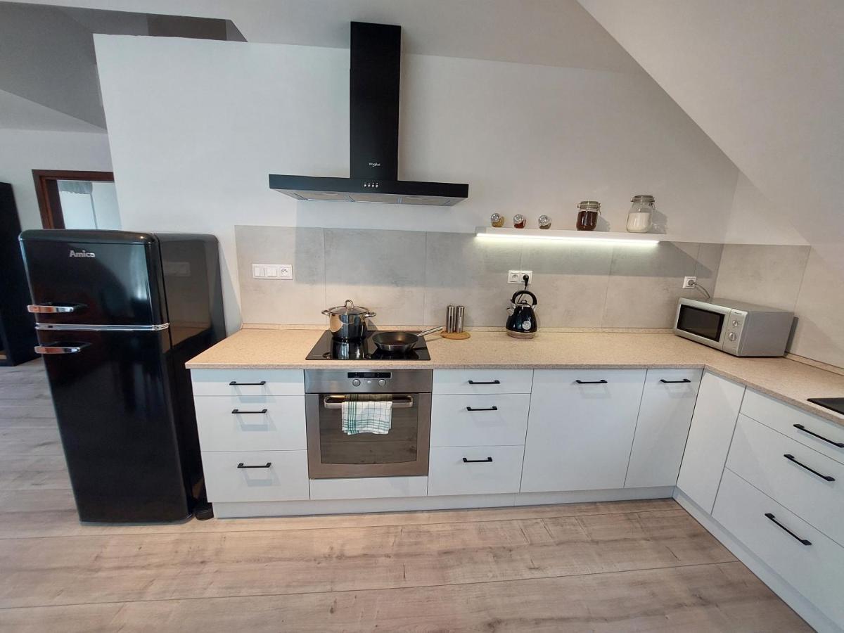 Utulny Apartman V Bratislava 4 Ngoại thất bức ảnh