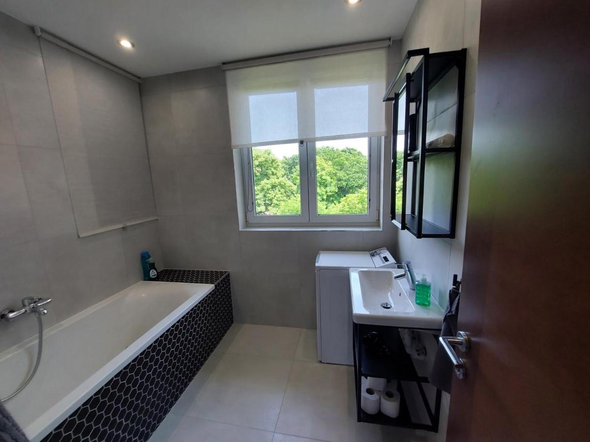 Utulny Apartman V Bratislava 4 Ngoại thất bức ảnh