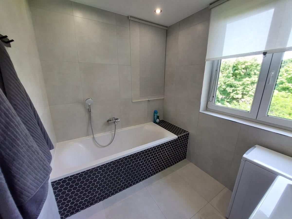Utulny Apartman V Bratislava 4 Ngoại thất bức ảnh
