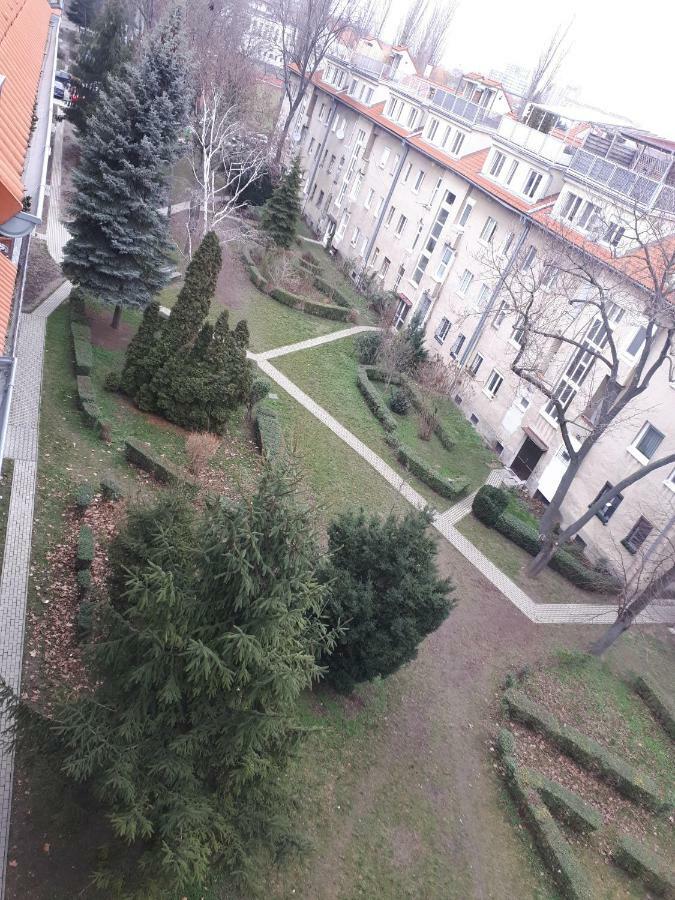 Utulny Apartman V Bratislava 4 Ngoại thất bức ảnh